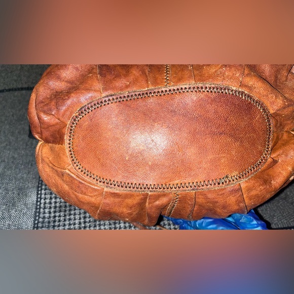 👝Brown and Round Genuine Leather Fossil Bag 🤩 - Picture 3 of 7